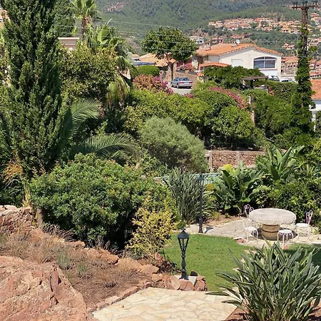 Les Myrtes